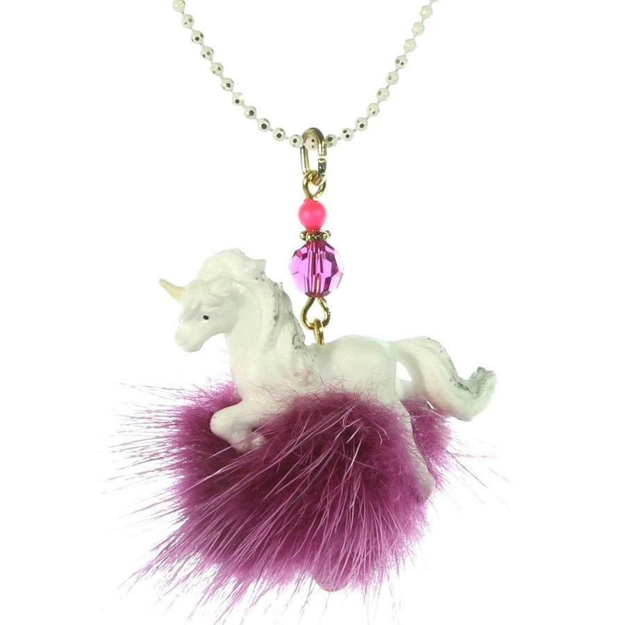 Animal with fur necklace