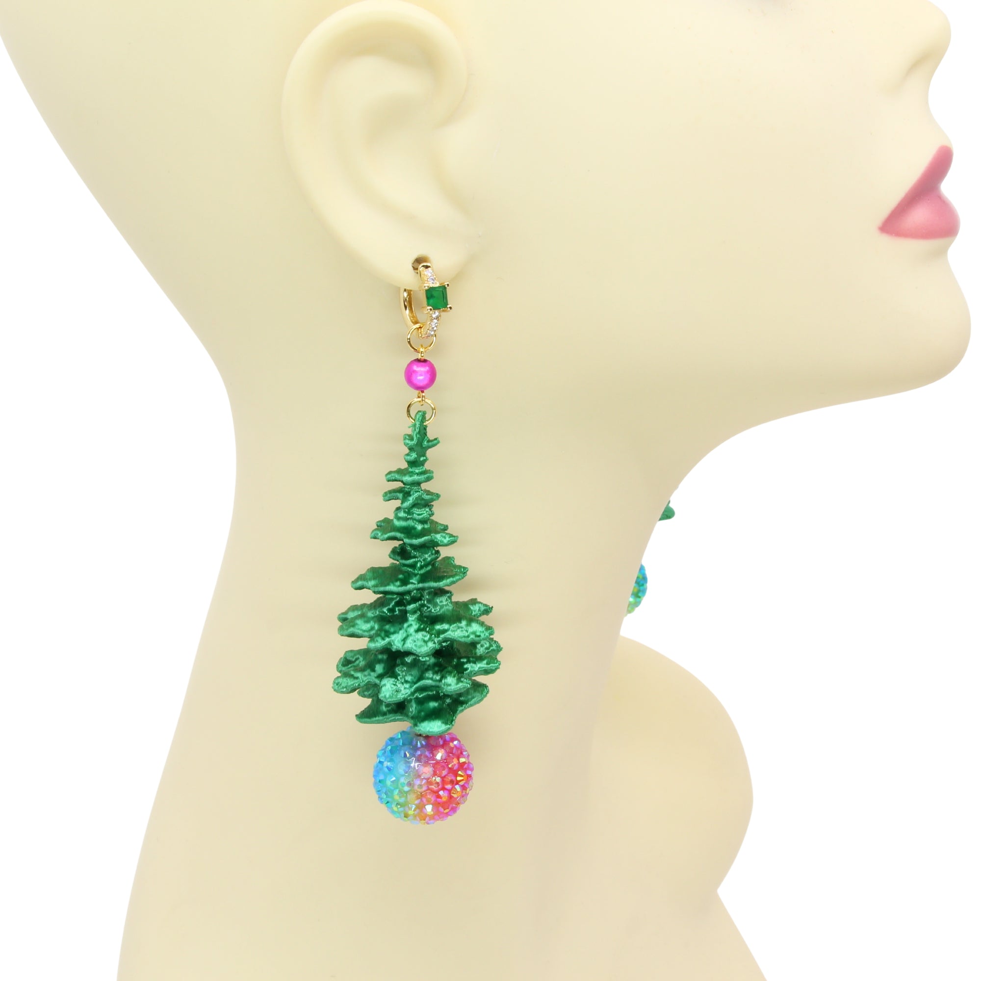 'Regenbogentanne' Ohrringe - handgefertigte weihnachtliche Ohrhänger mit Tannenbaum von Tukadu