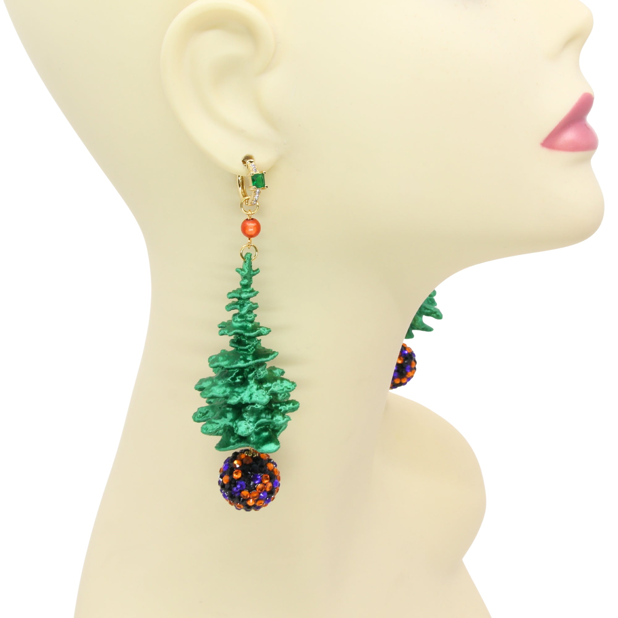 'Mitternachtstanne' Ohrringe - handgefertigte weihnachtliche Ohrhänger mit Tannenbaum von Tukadu