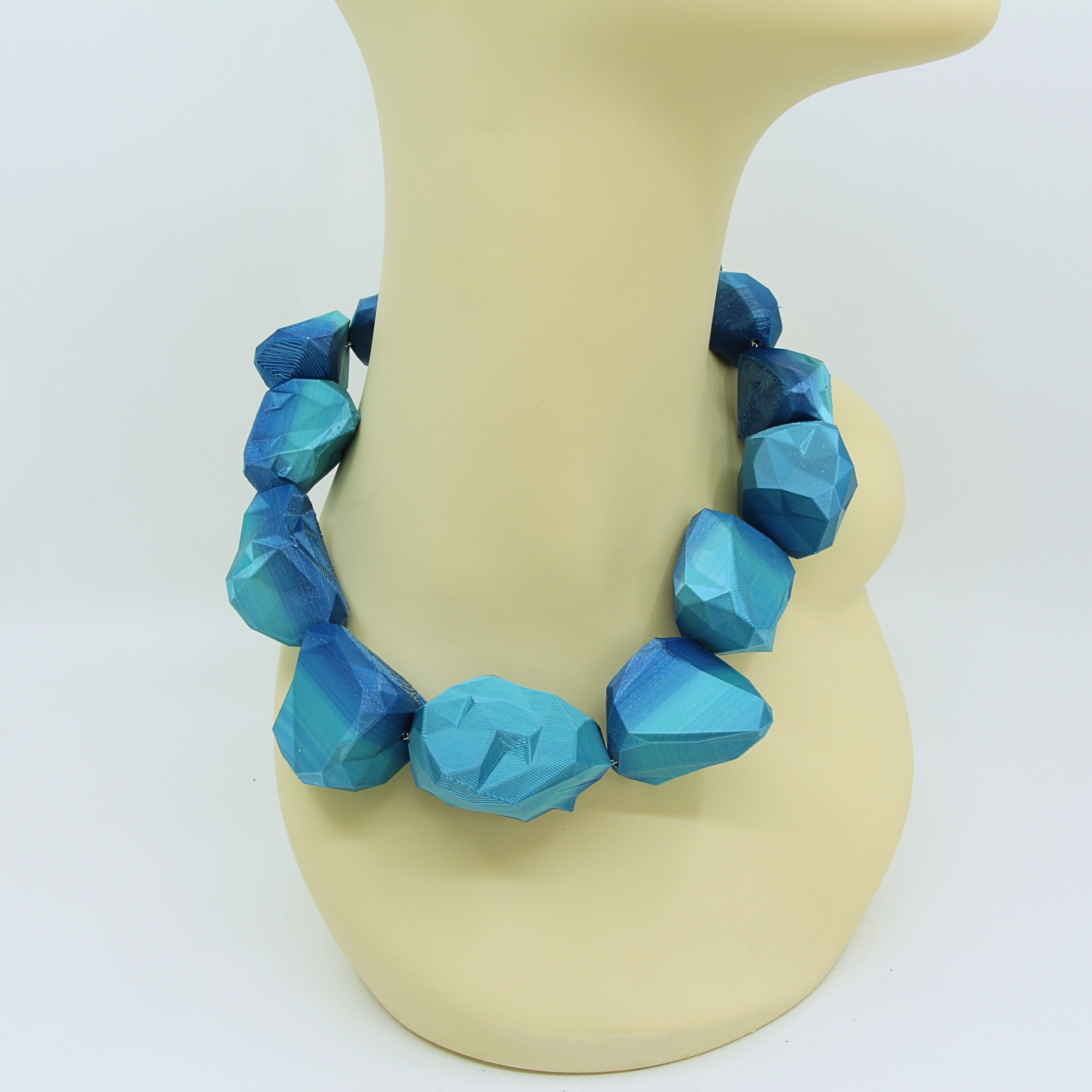 Tukadu Collier 'Pop Rocks'-Blue shades-3D-gedrucktes Statement-Piece