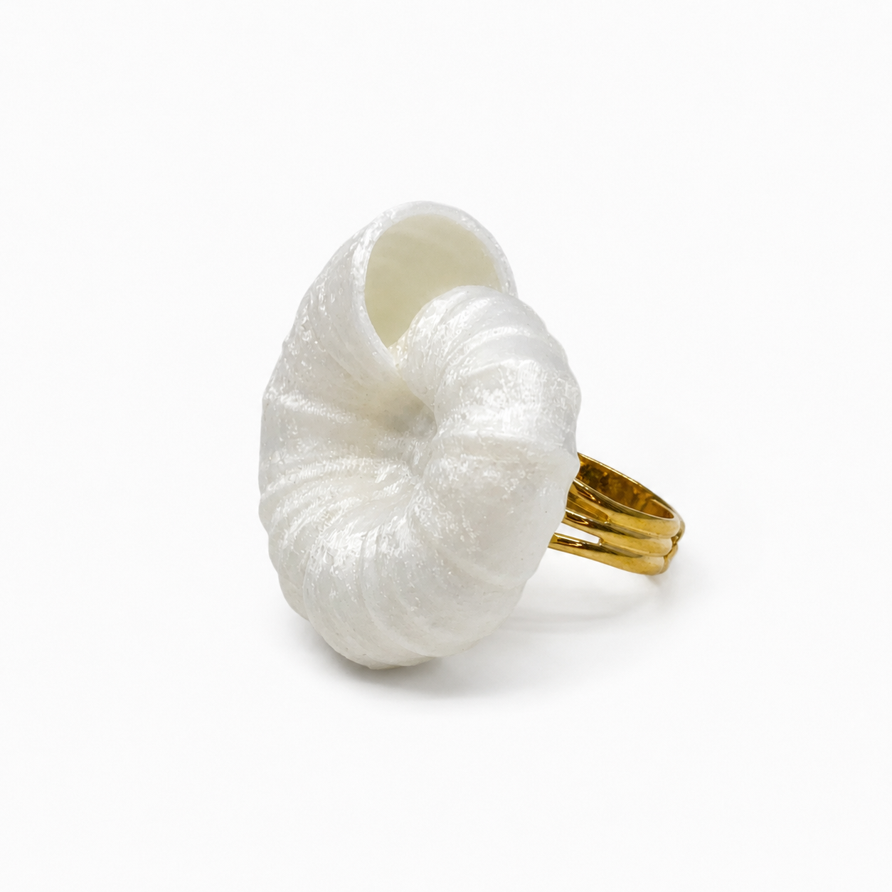 Ammonite Dreams 'Silky Shell White' Ring - Statement Ring von Tukadu