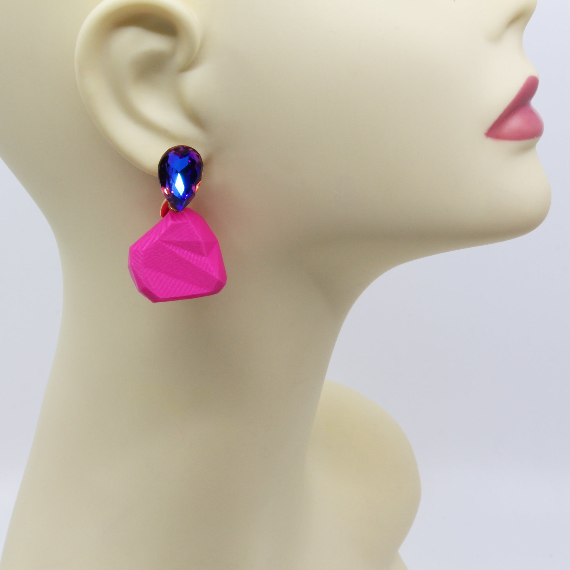 Statement-Ohrringe „Pop Rocks“ in pink – 3D-gedruckt mit Strass & 925er Silberstecker von Tukadu