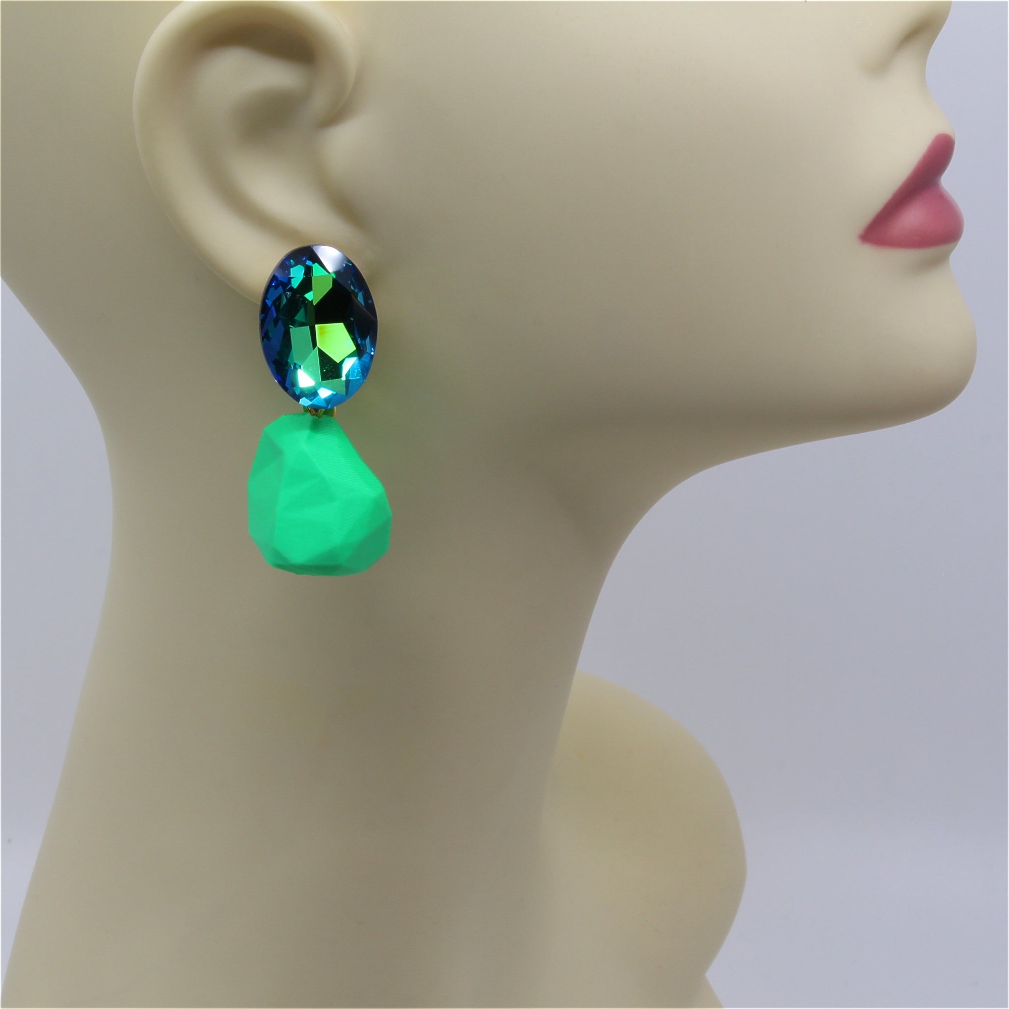 Statement-Ohrringe „Pop Rocks“ in Neon-Grün – 3D-gedruckt mit Strass & 925er Silberstecker von Tukadu