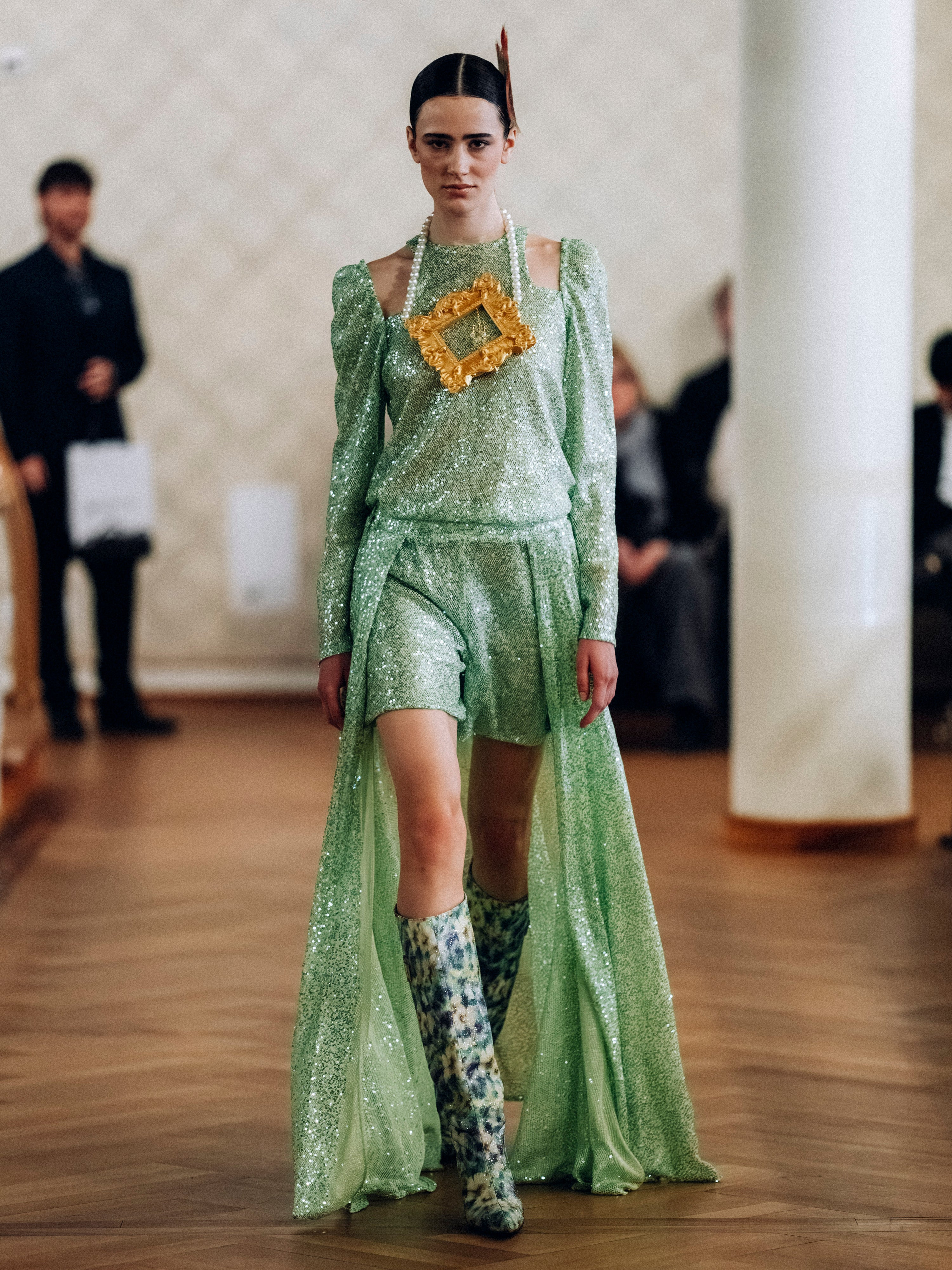 Barock Collier - Perlenhalskette mit goldenem Rahmen