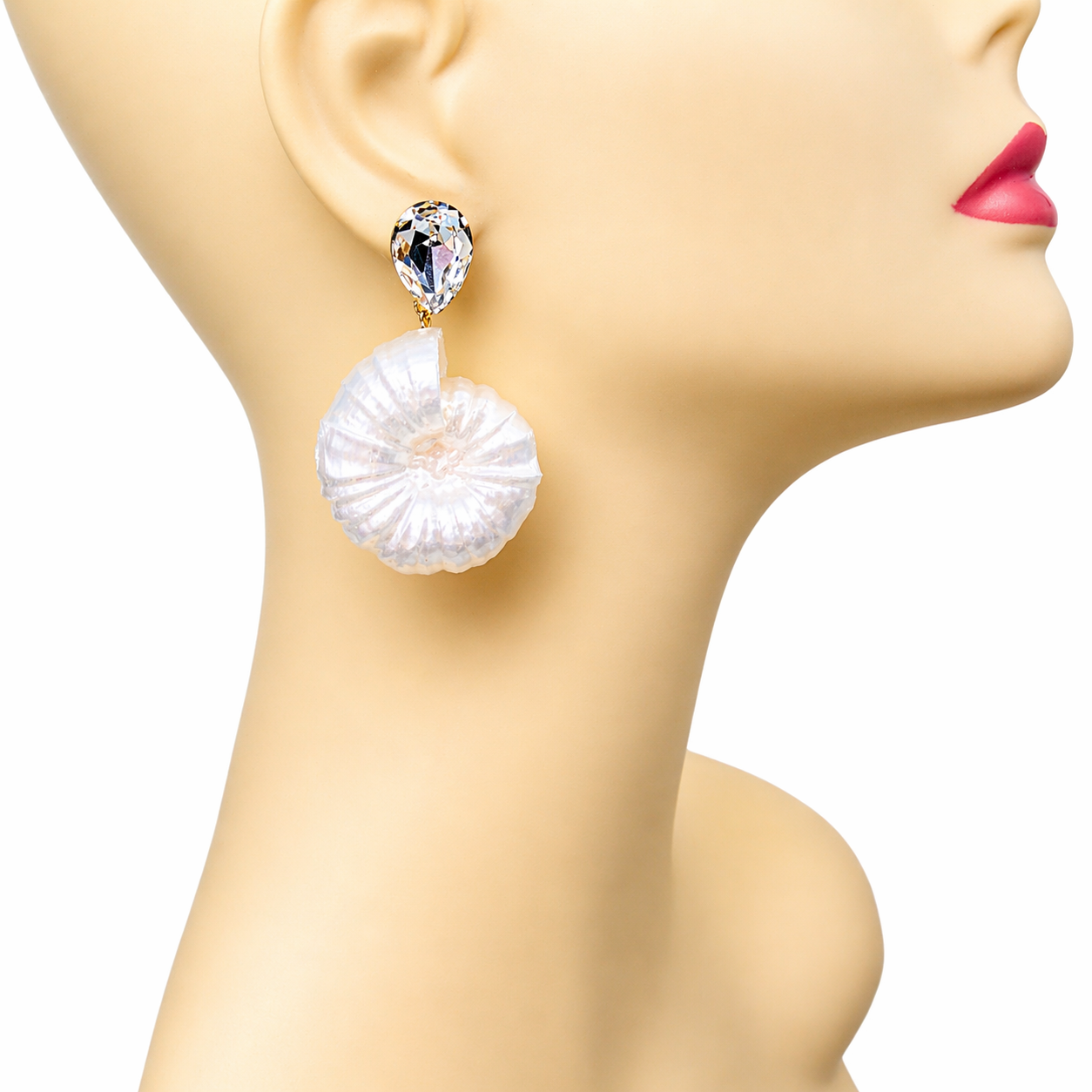 'Ammonite Dreams' Silky Shell White - Statement-Ohrstecker mit Strass & Fossilien-Design von Tukadu