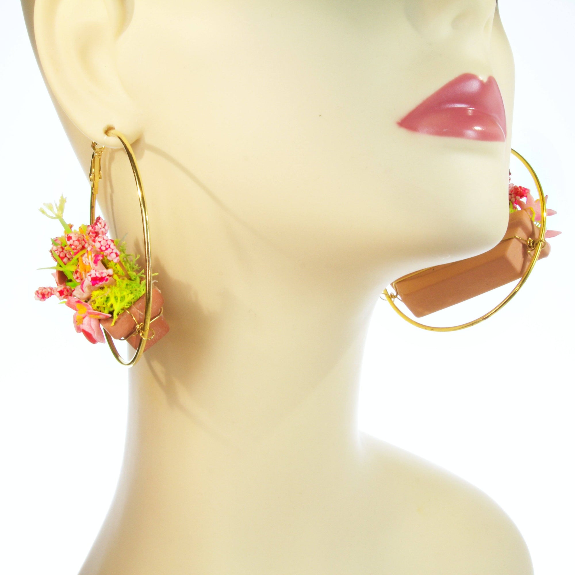 Fidis flower box hoop earrings